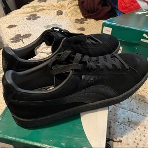 Black pumas